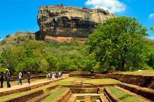 taxi service in kandy to sigiriya